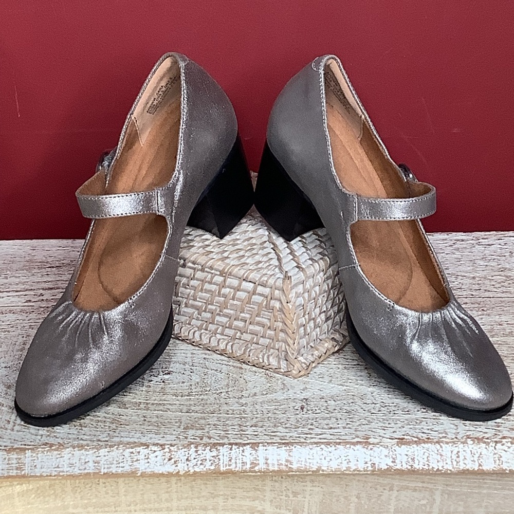 Aetrex Silver Mary Jane Heels